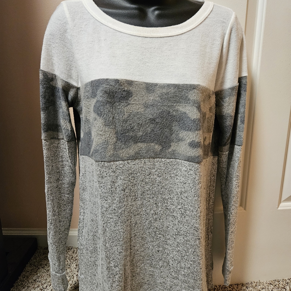 Pink Clover Gray and Cream Camo Sweater